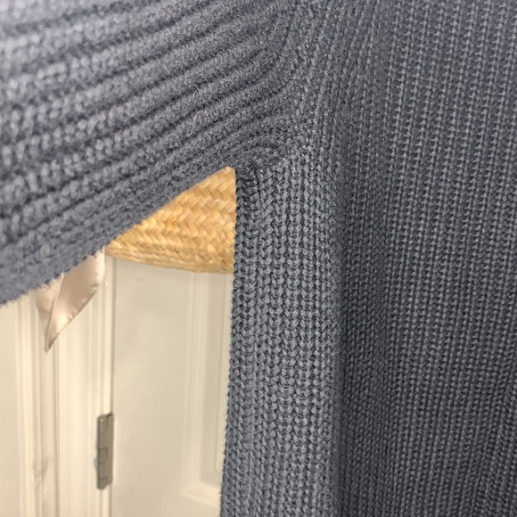 GAP cable knit button up sweater - Picture 10 of 11